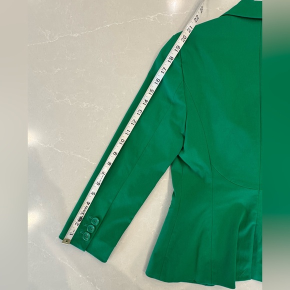 The Limited Women’s Suit. One-Button Blazer (XS) & Straight Leg Trouser (0) - Picture 16 of 16